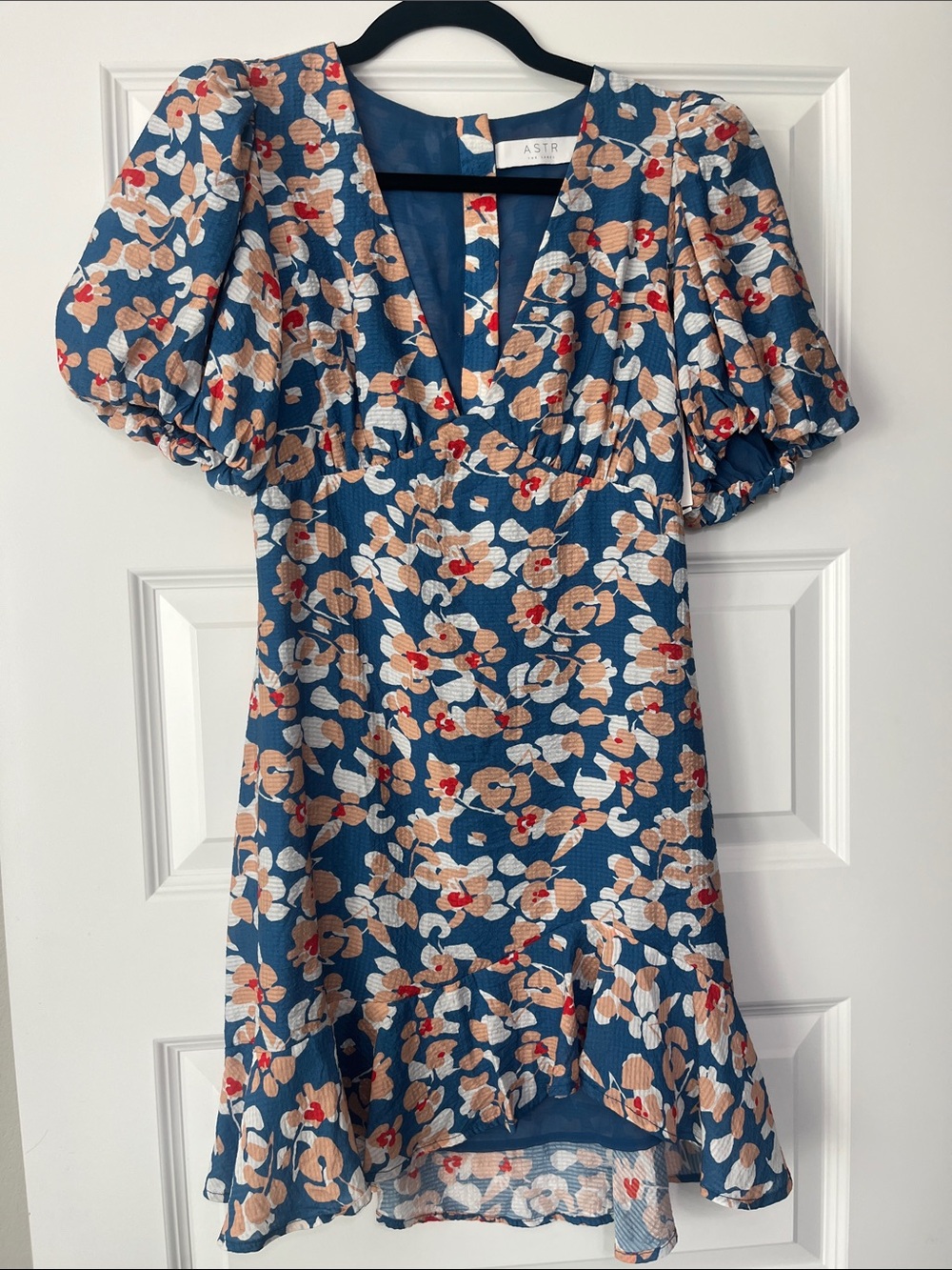 Astr Blue Floral Puff-Sleeve Mini Dress with Tan & White Blooms
